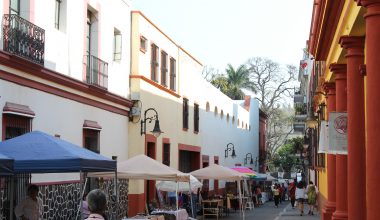 Calle Juan Ruiz de Alarcón