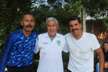 Jorge Romero en medio de Pablo Larios y Nacho Rodríguez